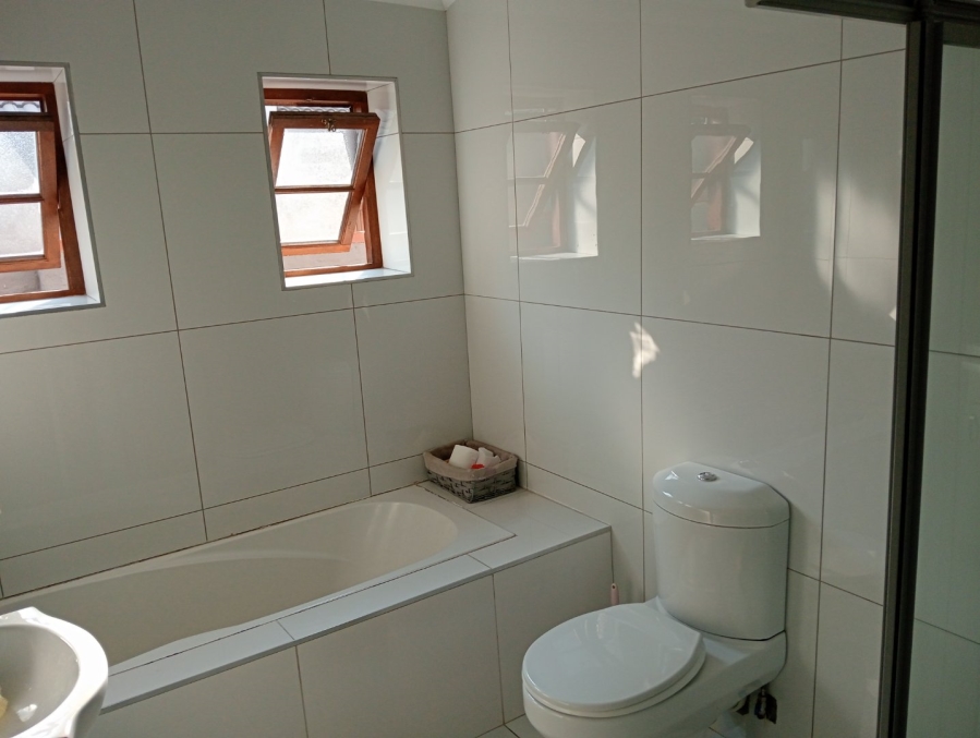 4 Bedroom Property for Sale in Waterval East North West